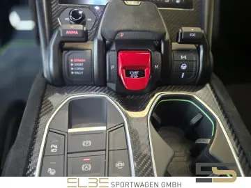 LAMBORGHINI Urus PERFORMANTE FULL CARBON Akrapovic B&O