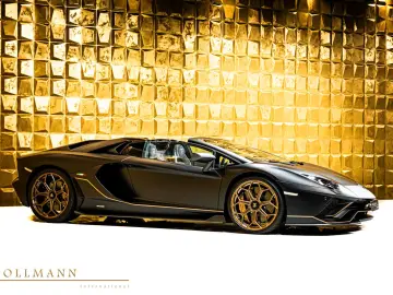 LAMBORGHINI LP 780-4 ULTIMAE ROADSTER CARBON FIBER
