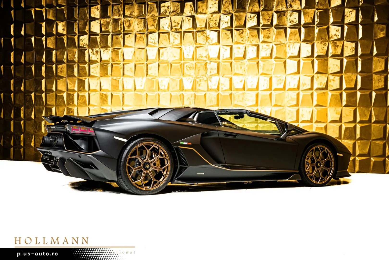LAMBORGHINI LP 780-4 ULTIMAE ROADSTER CARBON FIBER