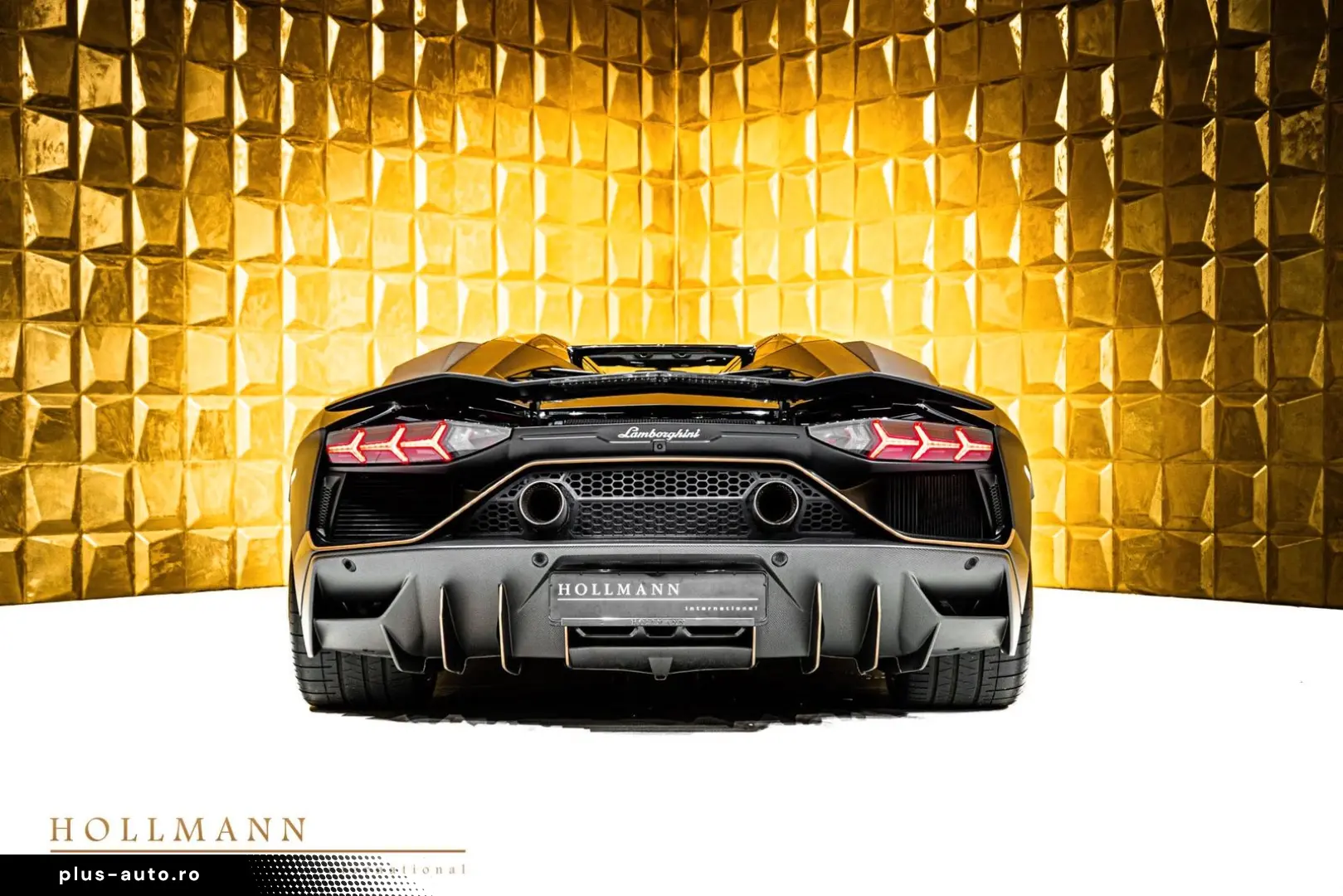 LAMBORGHINI LP 780-4 ULTIMAE ROADSTER CARBON FIBER