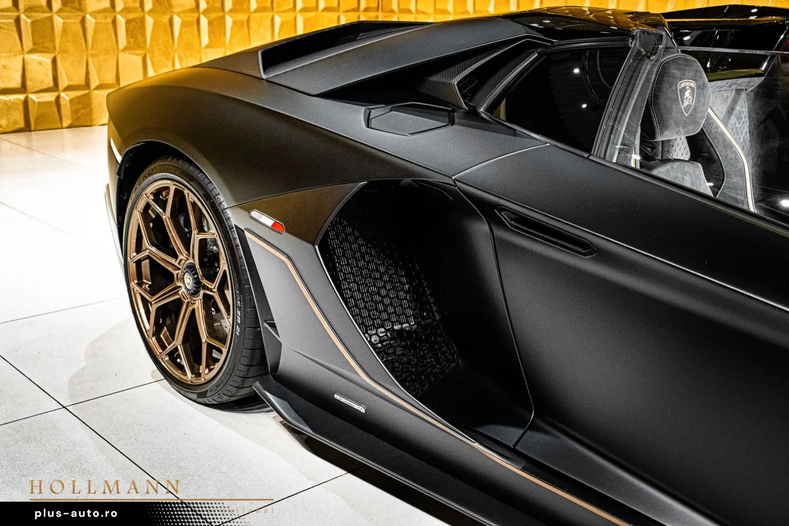 LAMBORGHINI LP 780-4 ULTIMAE ROADSTER CARBON FIBER