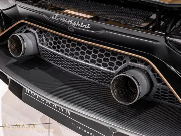 LAMBORGHINI LP 780-4 ULTIMAE ROADSTER CARBON FIBER
