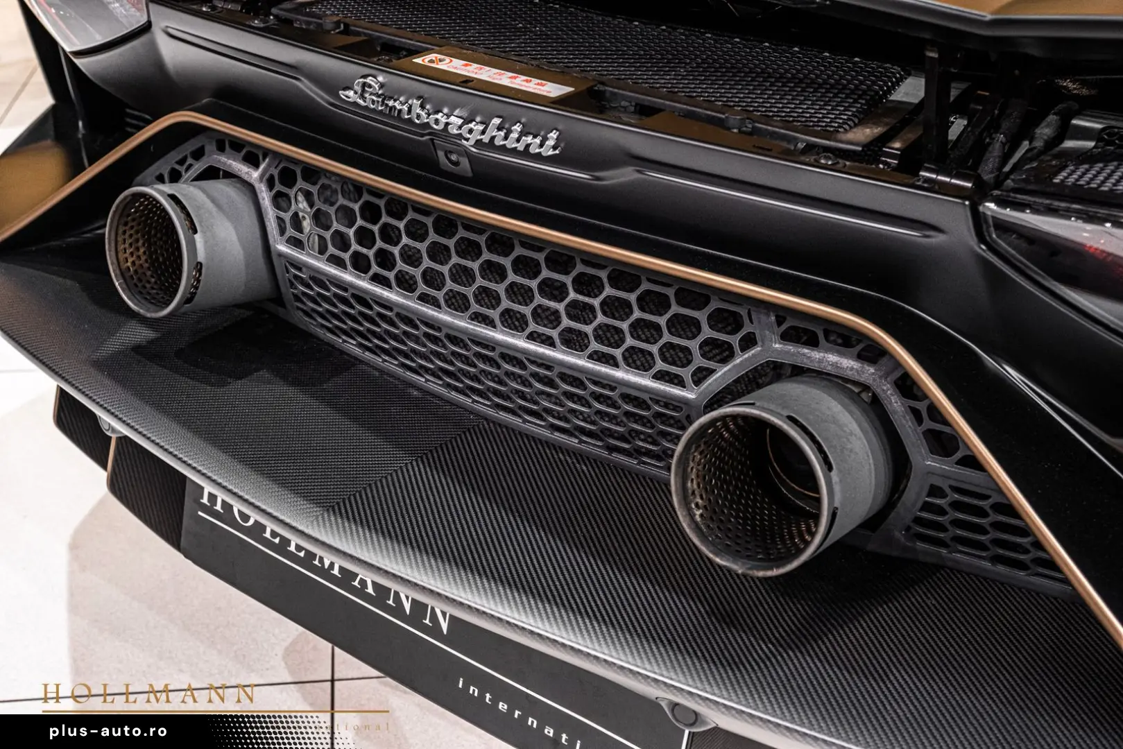 LAMBORGHINI LP 780-4 ULTIMAE ROADSTER CARBON FIBER