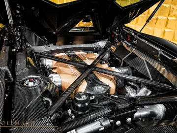 LAMBORGHINI LP 780-4 ULTIMAE ROADSTER CARBON FIBER