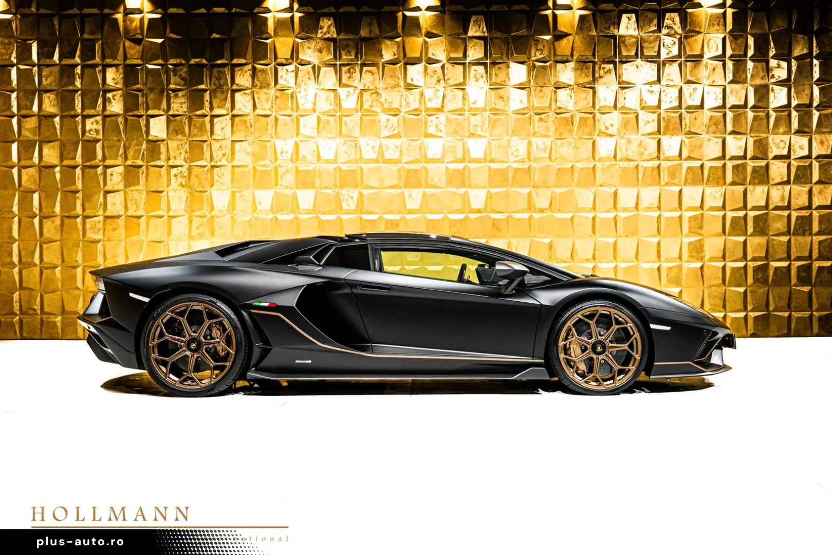 LAMBORGHINI LP 780-4 ULTIMAE ROADSTER CARBON FIBER
