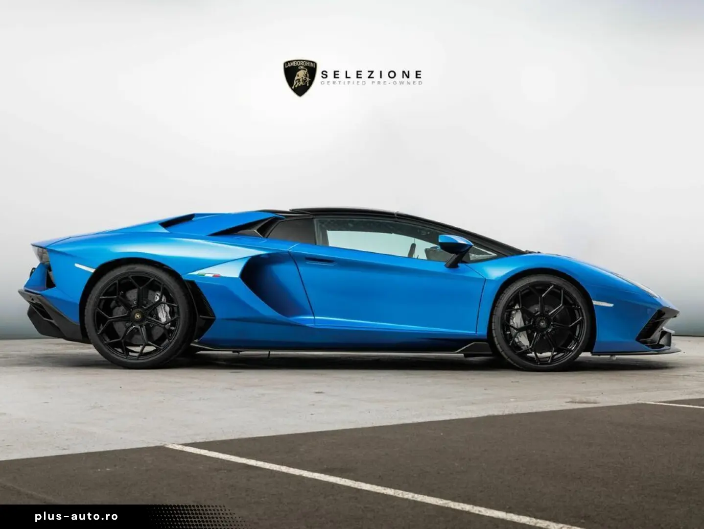LAMBORGHINI Aventador Ultimae Roadster limited 250 pieces