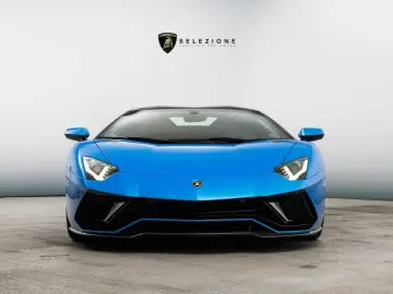 LAMBORGHINI Aventador Ultimae Roadster limited 250 pieces
