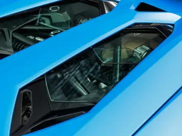 LAMBORGHINI Aventador Ultimae Roadster limited 250 pieces