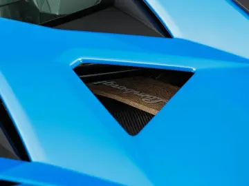 LAMBORGHINI Aventador Ultimae Roadster limited 250 pieces