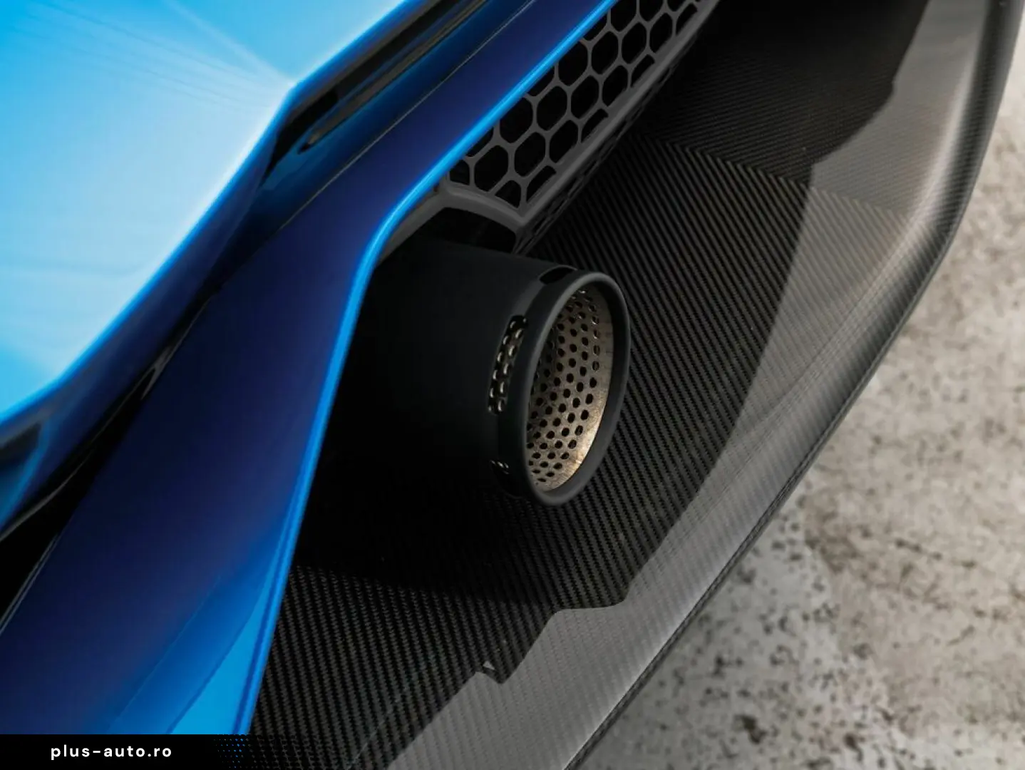 LAMBORGHINI Aventador Ultimae Roadster limited 250 pieces
