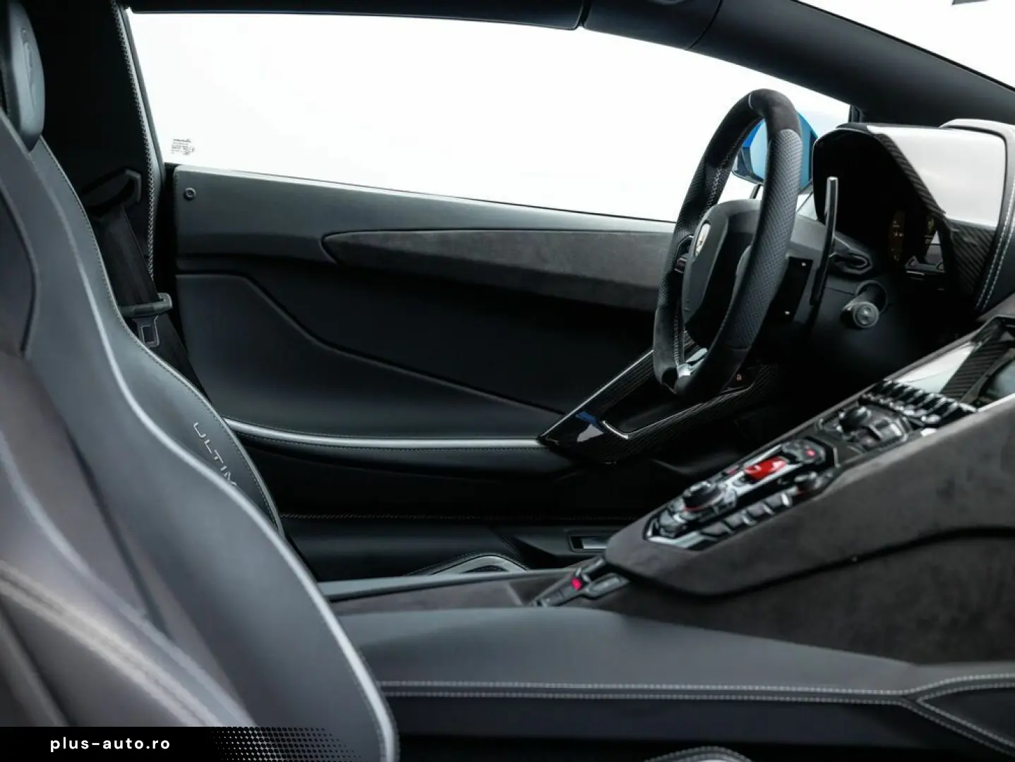 LAMBORGHINI Aventador Ultimae Roadster limited 250 pieces