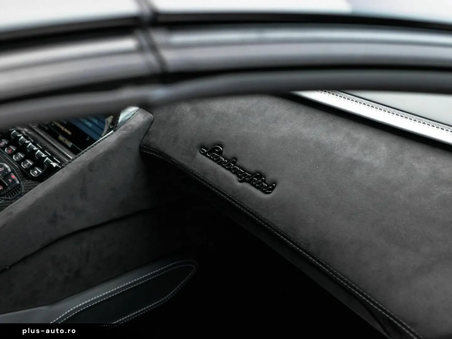 LAMBORGHINI Aventador Ultimae Roadster limited 250 pieces