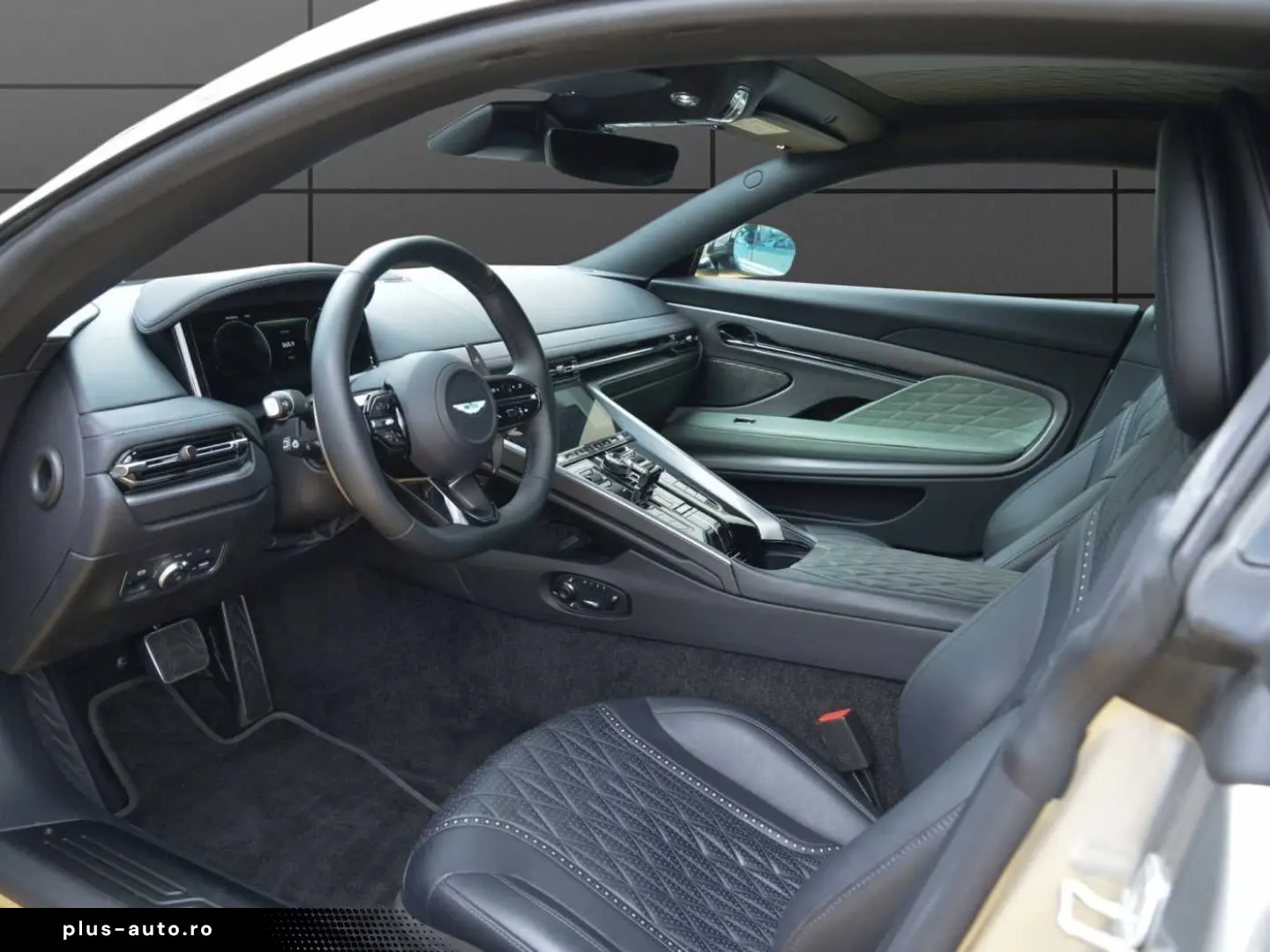 ASTON MARTIN DB12 Coupe