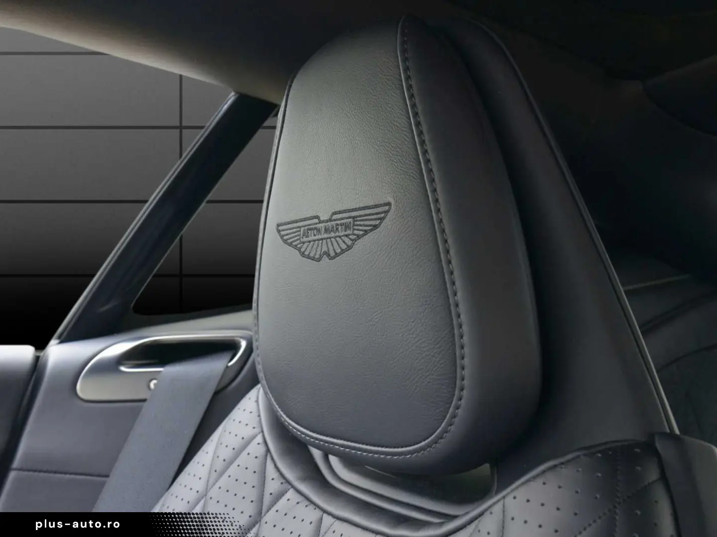 ASTON MARTIN DB12 Coupe