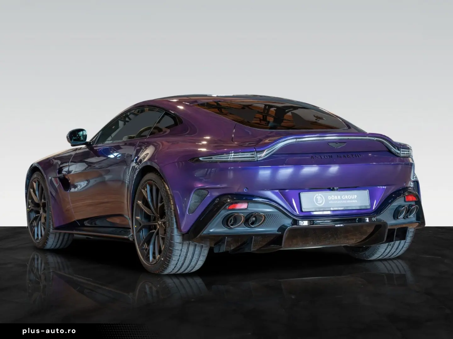 ASTON MARTIN Vantage MY25   Carbon FIbre Performance Seat