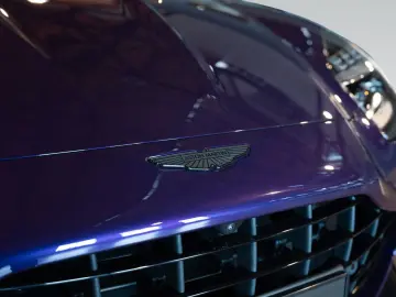 ASTON MARTIN Vantage MY25   Carbon FIbre Performance Seat