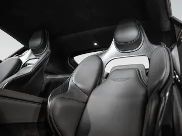 ASTON MARTIN Vantage MY25   Carbon FIbre Performance Seat