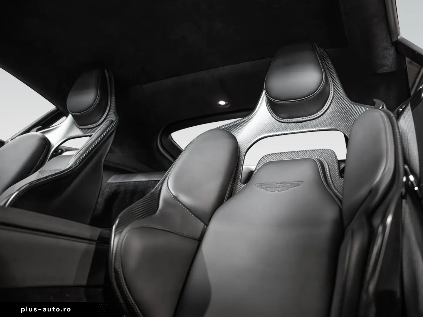 ASTON MARTIN Vantage MY25   Carbon FIbre Performance Seat