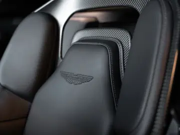 ASTON MARTIN Vantage MY25   Carbon FIbre Performance Seat