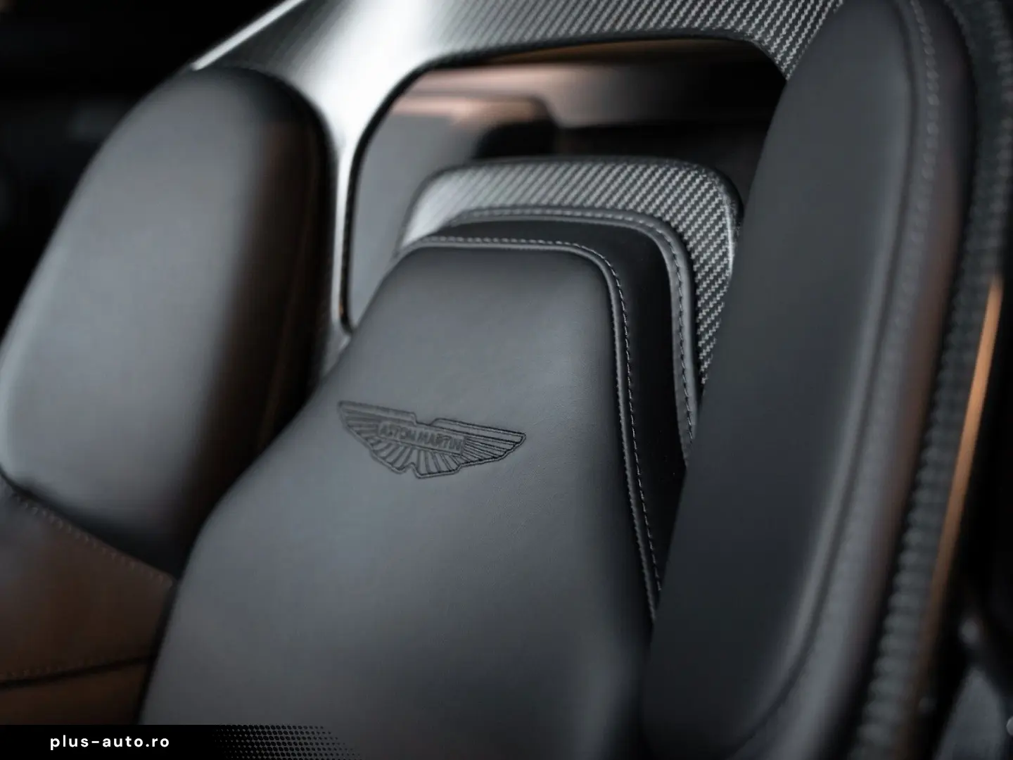 ASTON MARTIN Vantage MY25   Carbon FIbre Performance Seat