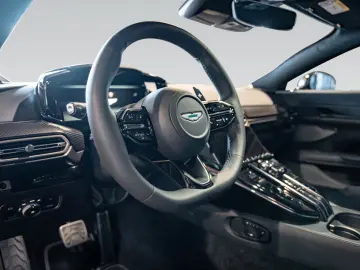 ASTON MARTIN Vantage MY25   Carbon FIbre Performance Seat