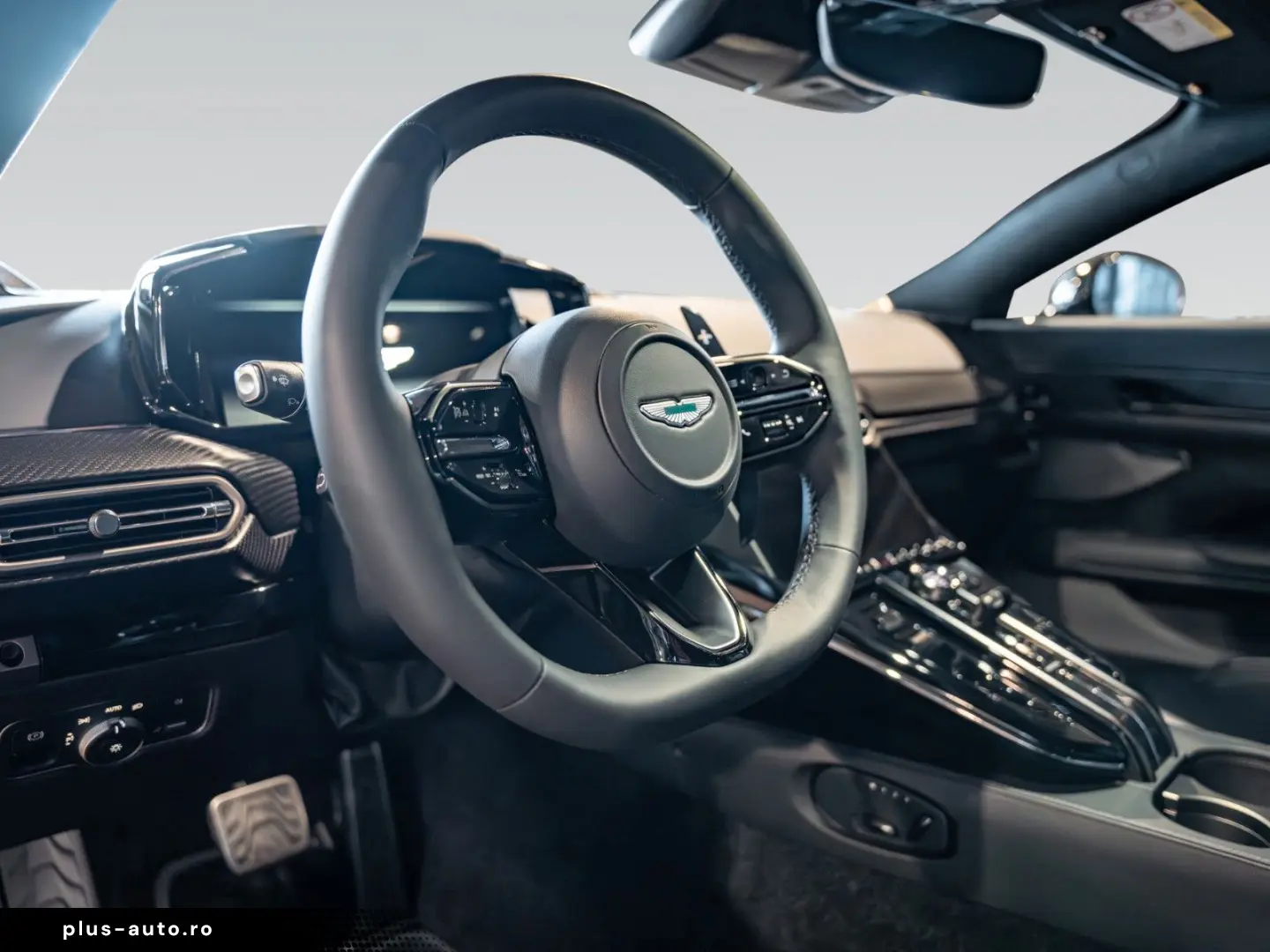 ASTON MARTIN Vantage MY25   Carbon FIbre Performance Seat
