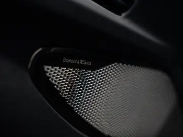ASTON MARTIN Vantage MY25   Carbon FIbre Performance Seat