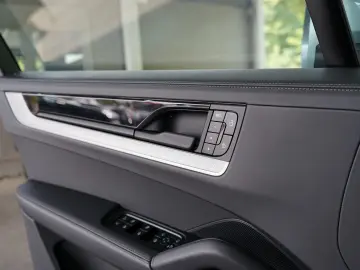PORSCHE Cayenne Coupe S E-Hybrid HA-Lenkung InnoDriv 18W