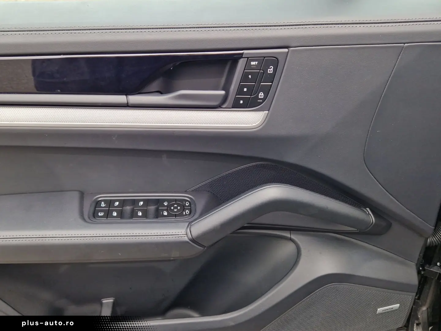 PORSCHE Cayenne E-Hybrid SoftCl 360  ACC Pano AHK Servo