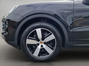 PORSCHE Cayenne E-Hybrid SoftCl 360  ACC Pano AHK Servo