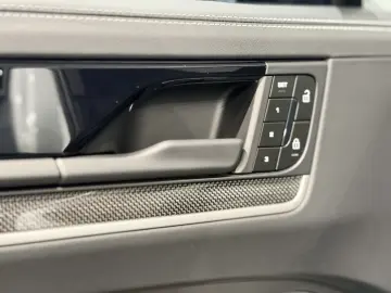PORSCHE Cayenne Coupe Turbo E-Hybrid HA-Lenk InnoDri HUD
