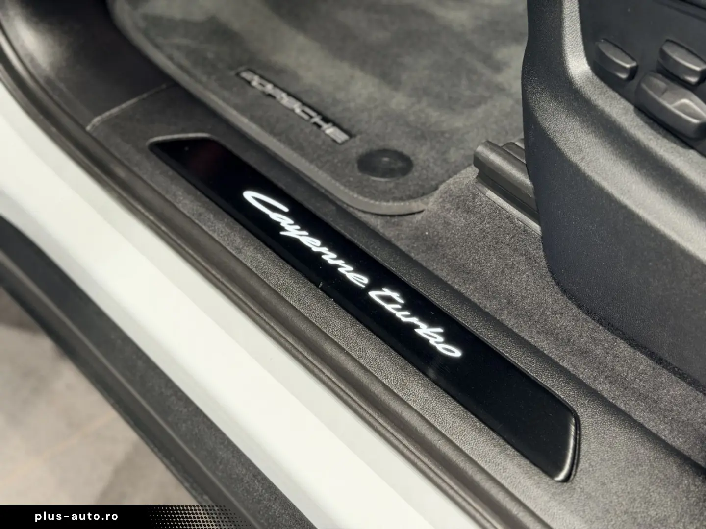 PORSCHE Cayenne Coupe Turbo E-Hybrid HA-Lenk InnoDri HUD