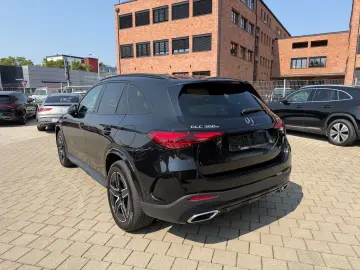 MERCEDES-BENZ GLC 300e 4Matic AMG MBUX Night AHK Dis…