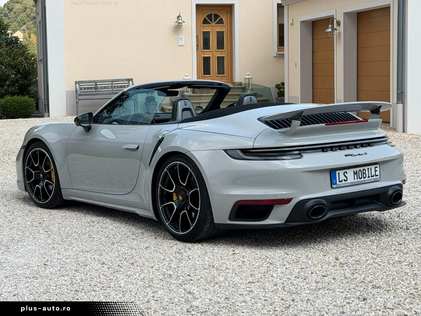 PORSCHE 911 Turbo S Cabrio Burmester Lift ACC Carbon