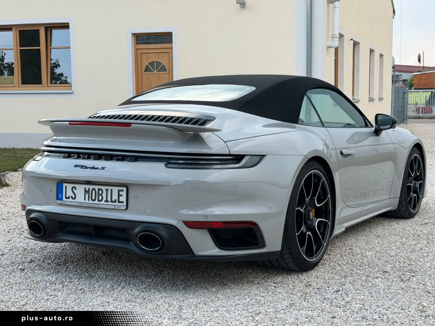 PORSCHE 911 Turbo S Cabrio Burmester Lift ACC Carbon