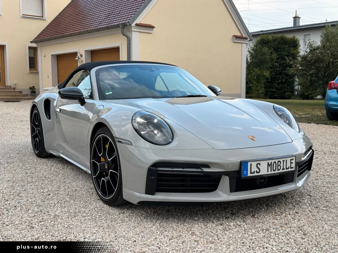 PORSCHE 911 Turbo S Cabrio Burmester Lift ACC Carbon