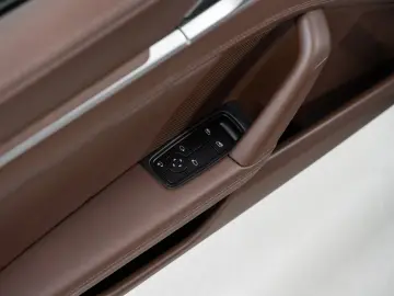 PORSCHE 992 Targa 4S Lift-VA Sport Chrono Sportabgas