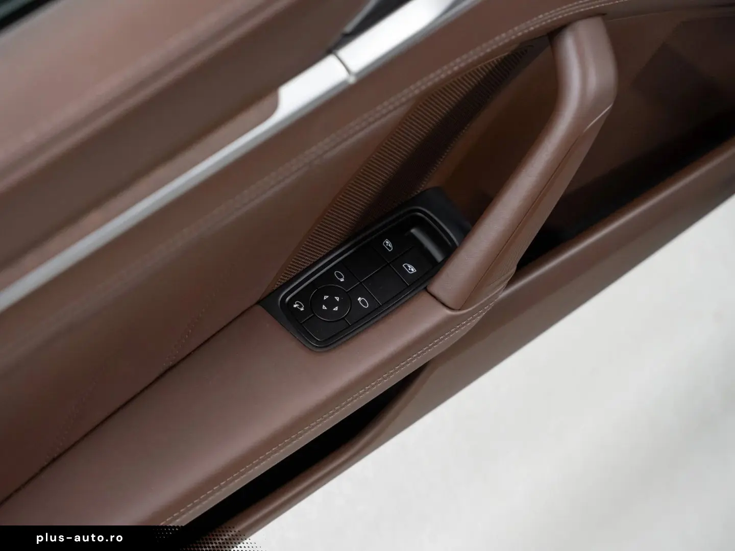 PORSCHE 992 Targa 4S Lift-VA Sport Chrono Sportabgas