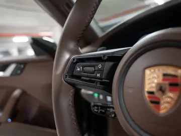 PORSCHE 992 Targa 4S Lift-VA Sport Chrono Sportabgas