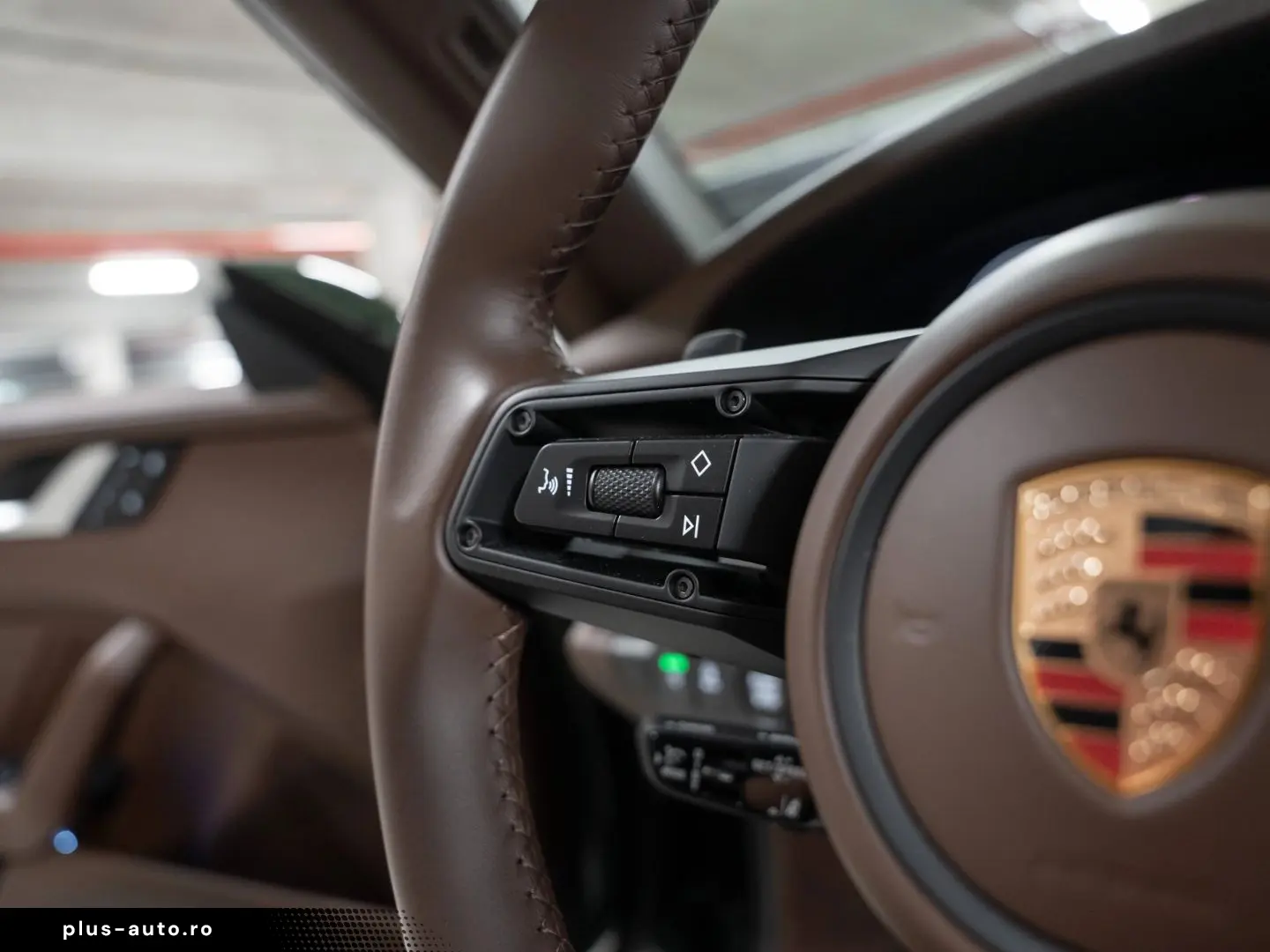 PORSCHE 992 Targa 4S Lift-VA Sport Chrono Sportabgas