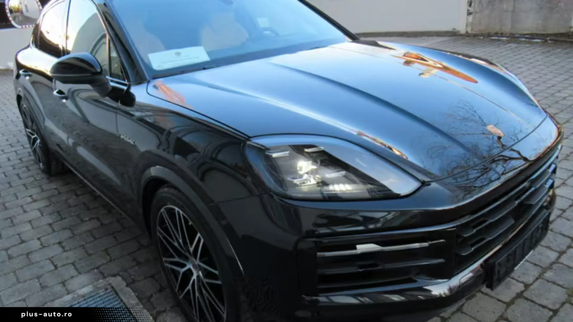 Porsche Cayenne New Coupe E-Hybrid TV