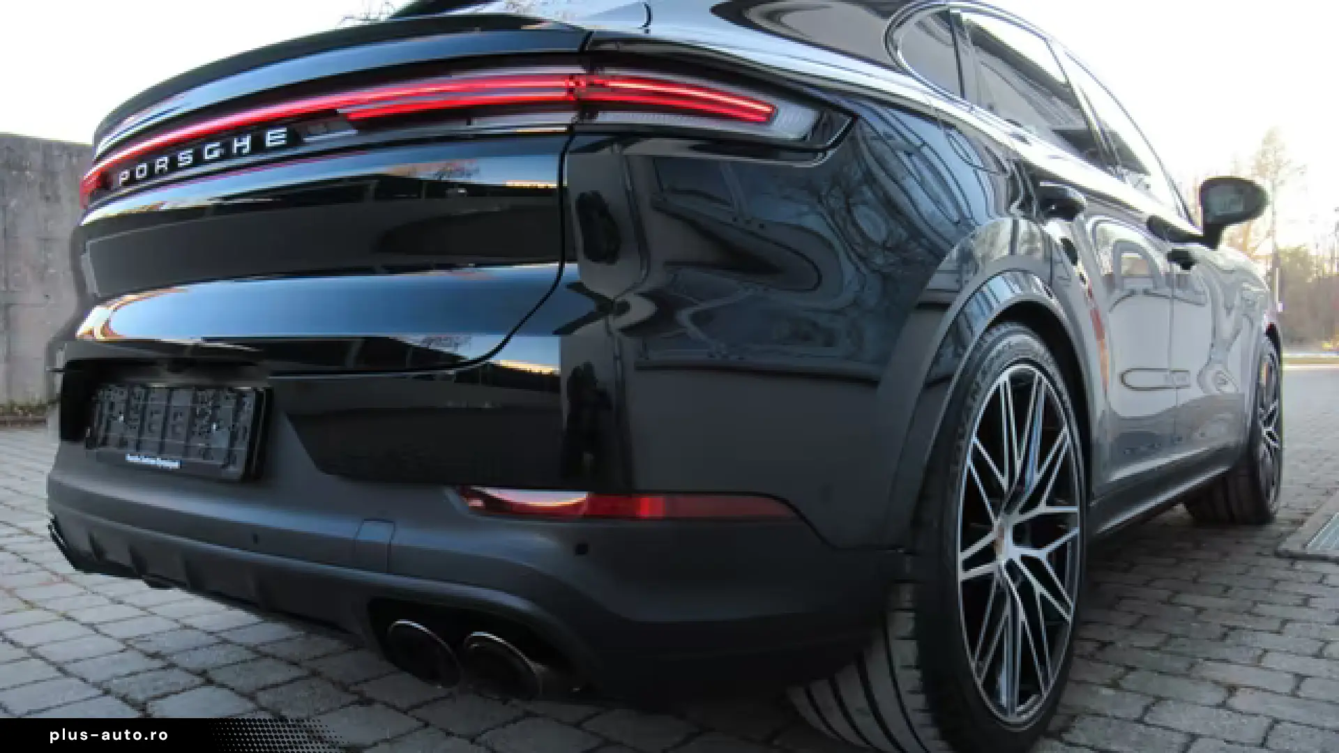 Porsche Cayenne New Coupe E-Hybrid TV