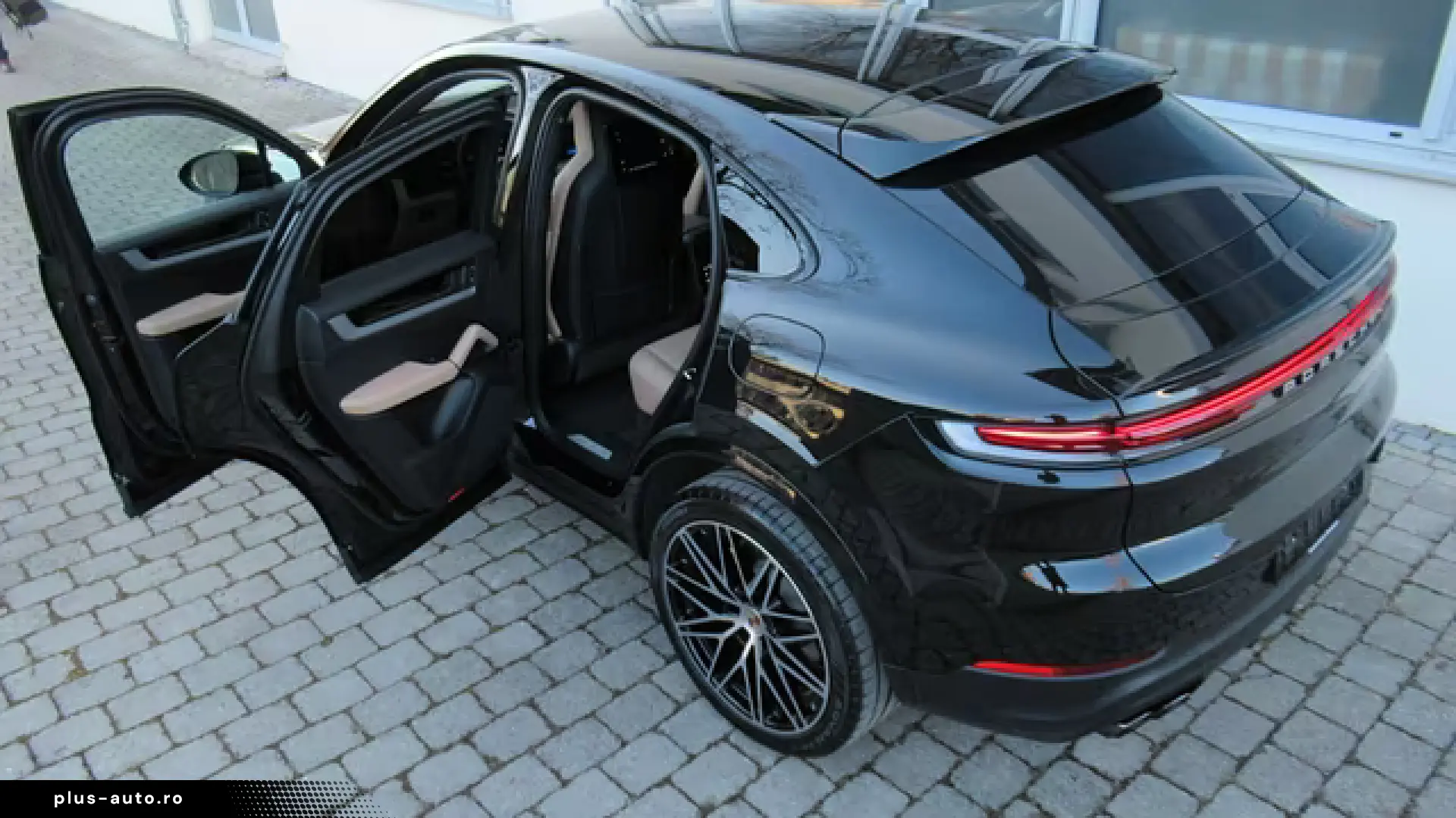 Porsche Cayenne New Coupe E-Hybrid TV