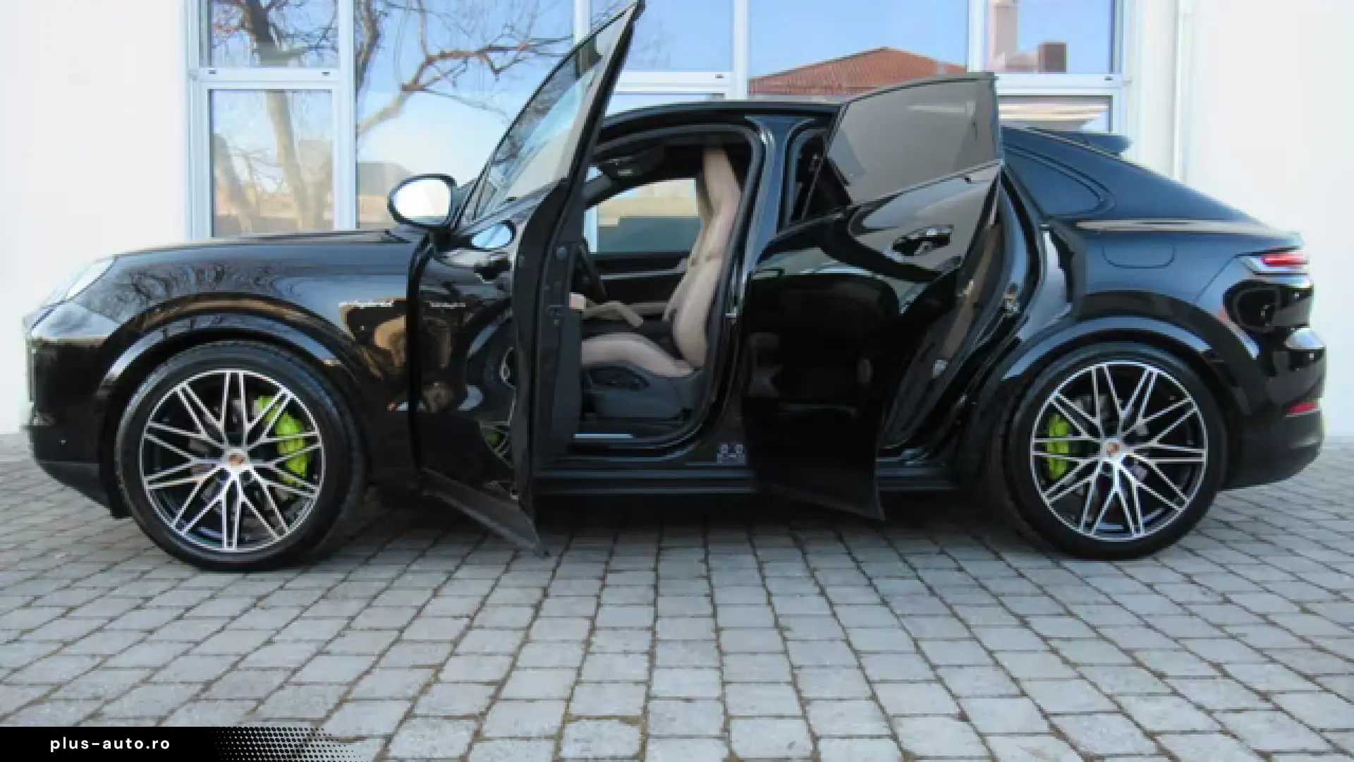 Porsche Cayenne New Coupe E-Hybrid TV