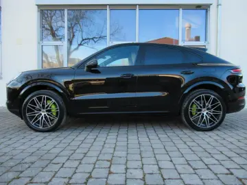 Porsche Cayenne New Coupe E-Hybrid TV