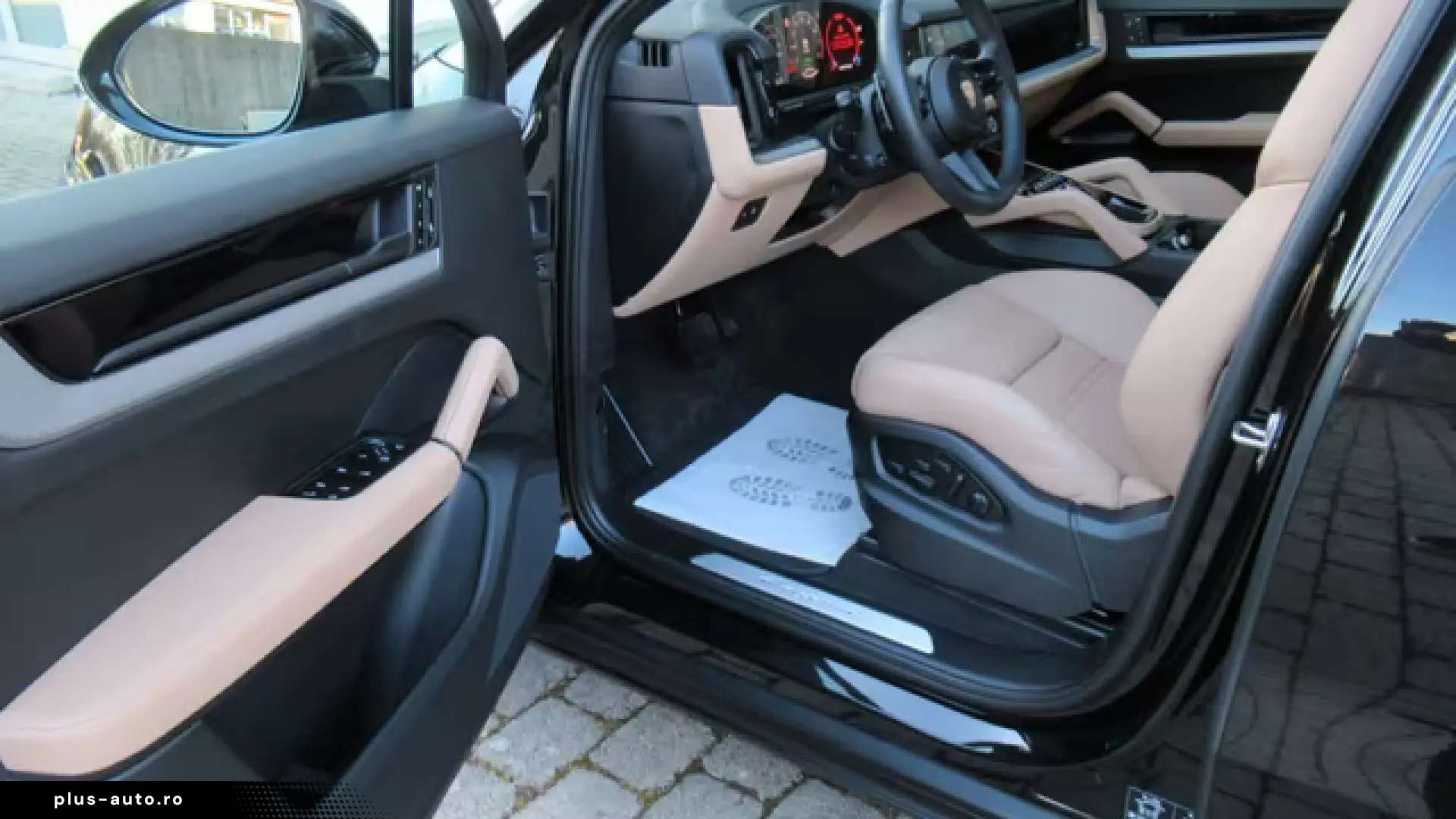 Porsche Cayenne New Coupe E-Hybrid TV