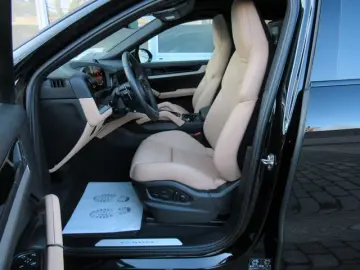Porsche Cayenne New Coupe E-Hybrid TV