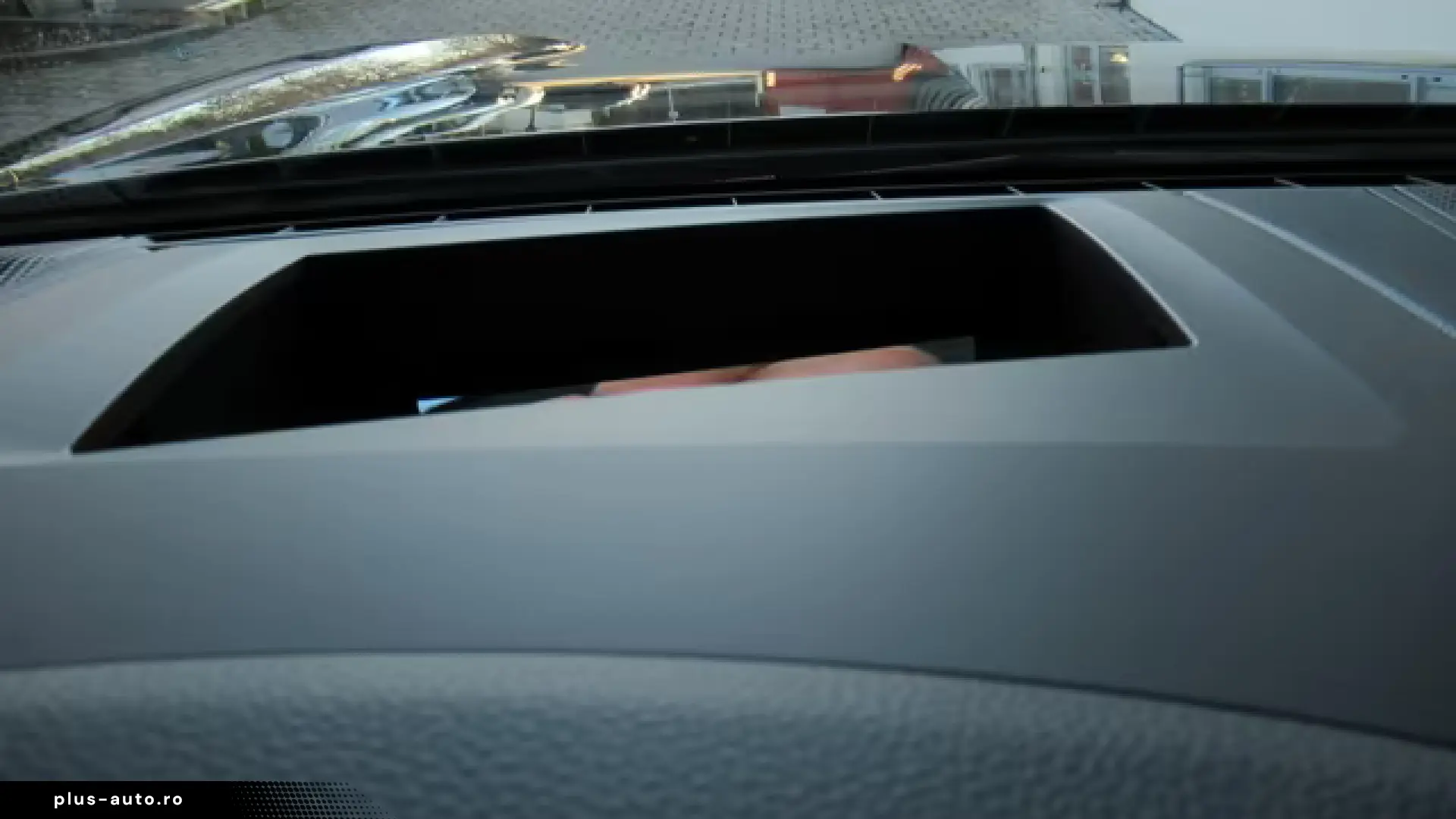 Porsche Cayenne New Coupe E-Hybrid TV