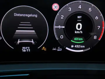 Porsche Cayenne New Coupe E-Hybrid TV