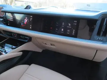 Porsche Cayenne New Coupe E-Hybrid TV